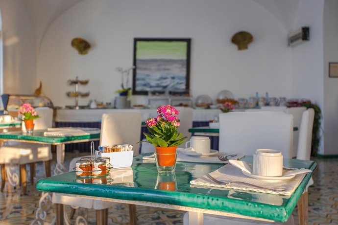 Imagen del bar/restaurante del Hotel Marina Riviera, Pogerola. Foto 7