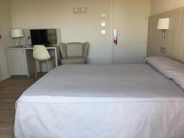 Imagen de la habitación del Hotel Marina, Roses. Foto 3