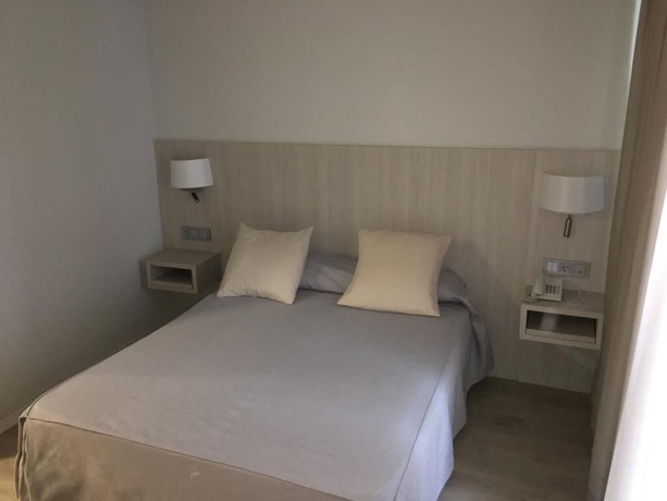 Imagen de la habitación del Hotel Marina, Roses. Foto 4
