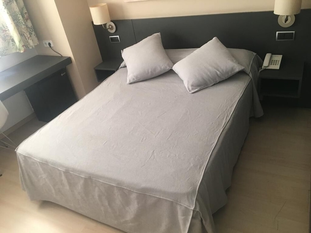 Imagen de la habitación del Hotel Marina, Roses. Foto 7