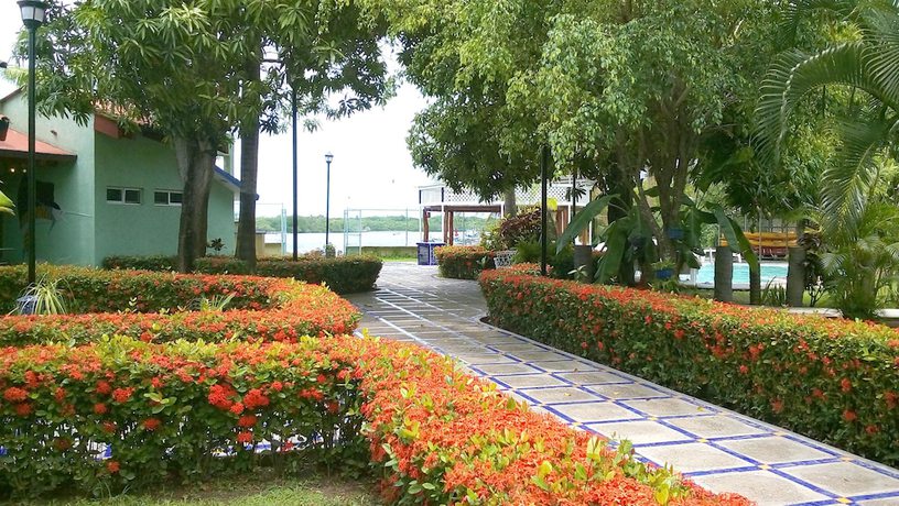 Imagen de los exteriores del Hotel Marina San Blas. Foto 10