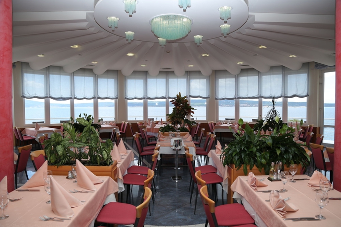 Imagen del bar/restaurante del Hotel Marina, Selce. Foto 6