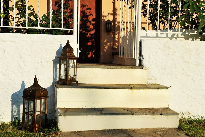 Imagen de los exteriores del Hotel Marina, Sk&iacute;athos. Foto 5