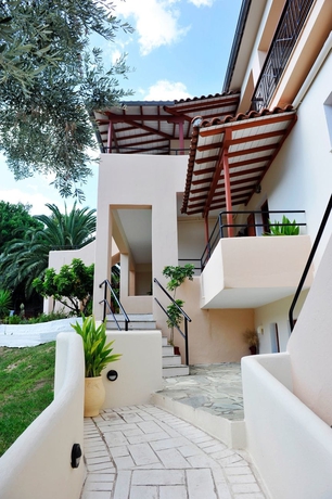 Imagen de los exteriores del Hotel Marina, Sk&iacute;athos. Foto 7