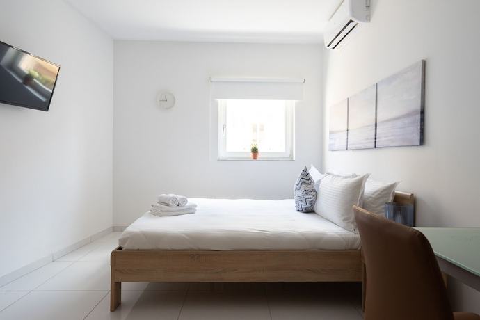 Imagen de la habitación del Hotel Marina Studios. Foto 7
