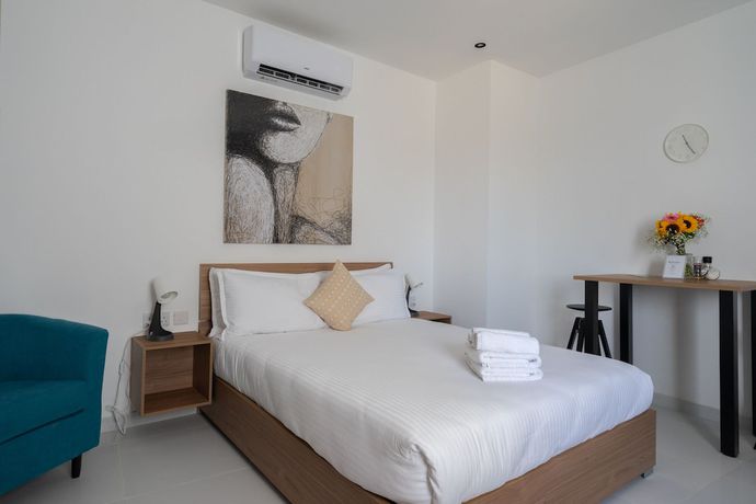 Imagen de la habitación del Hotel Marina Studios. Foto 17