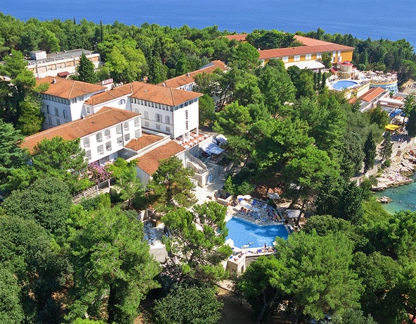 Imagen de la piscina del Hotel Marina Sunny By Valamar. Foto 12