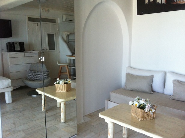Imagen de la habitación del Hotel Marina Sunset View Mykonos. Foto 3