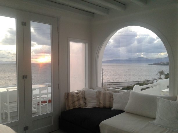 Imagen de los interiores del Hotel Marina Sunset View Mykonos. Foto 20