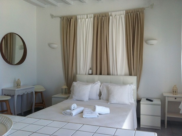 Imagen de la habitación del Hotel Marina Sunset View Mykonos. Foto 18