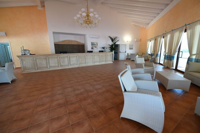 Imagen de los interiores del Hotel Marina Torre Navarrese Resort. Foto 15