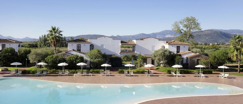 Imagen de la habitación del Hotel Marina Torre Navarrese Resort. Foto 7