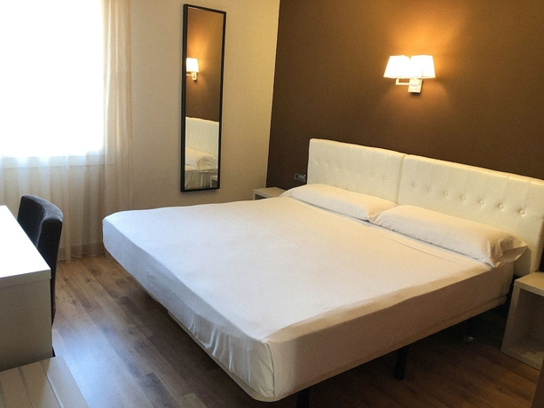 Imagen de la habitación del Hotel Marina Tossa. Foto 3