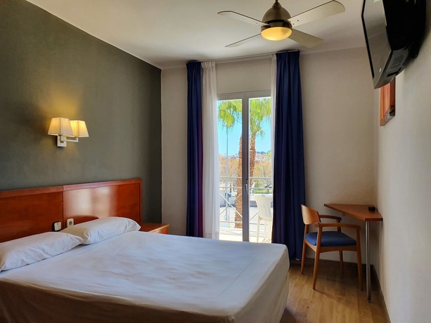 Imagen de la habitación del Hotel Marina Tossa. Foto 4