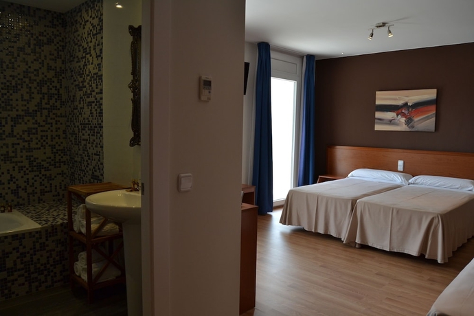 Imagen de la habitación del Hotel Marina Tossa. Foto 12