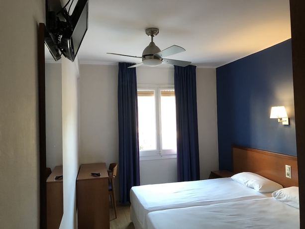 Imagen de la habitación del Hotel Marina Tossa. Foto 15