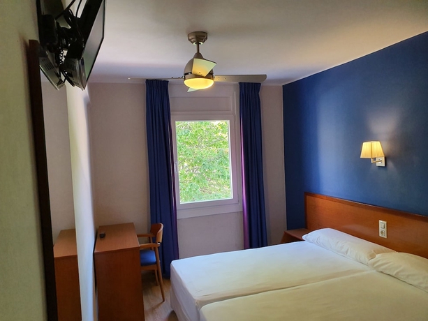 Imagen de la habitación del Hotel Marina Tossa. Foto 18