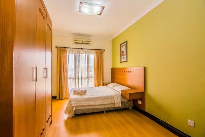 Imagen de la habitación del Hotel Marina Travellers Suite Marina Court. Foto 3