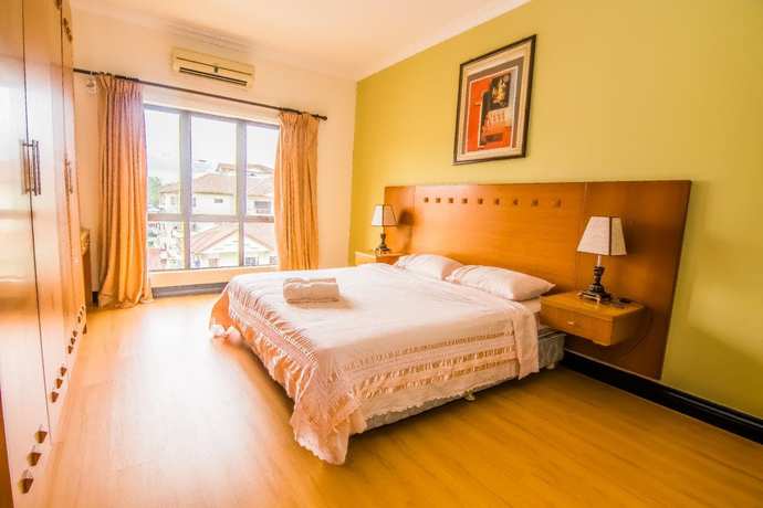 Imagen de la habitación del Hotel Marina Travellers Suite Marina Court. Foto 18