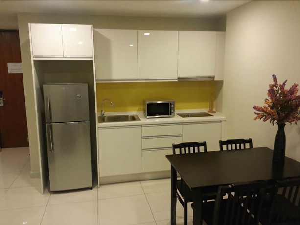 Imagen de los interiores del Hotel Marina Travellers Suite SKY Karamunsing. Foto 19