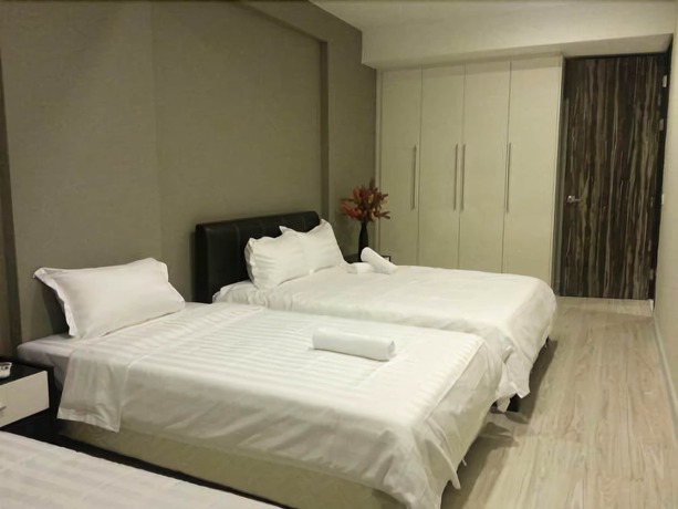 Imagen de los interiores del Hotel Marina Travellers Suite SKY Karamunsing. Foto 20