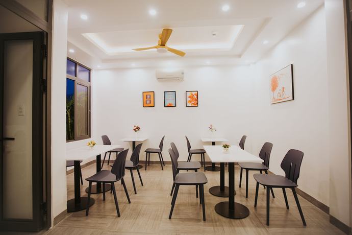 Imagen del bar/restaurante del Hotel Marina, Tuy Hoa. Foto 3