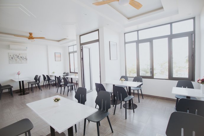 Imagen del bar/restaurante del Hotel Marina, Tuy Hoa. Foto 4