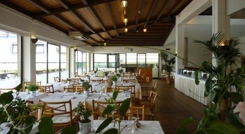 Imagen general del Hotel Marina Uno. Foto 3