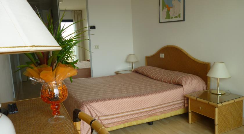 Imagen general del Hotel Marina Uno. Foto 5