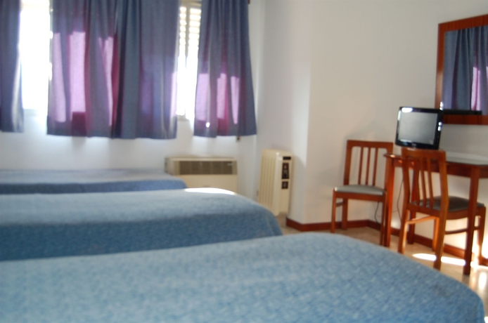 Imagen de la habitación del Hotel Marina Victoria. Foto 5