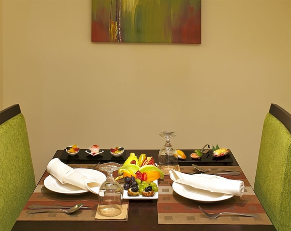 Imagen del bar/restaurante del Hotel Marina View Apartments. Foto 5