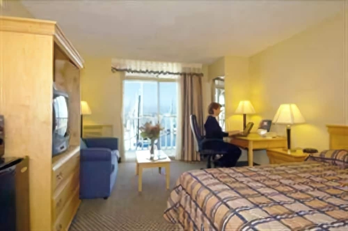 Imagen de la habitación del Hotel Marina Village Inn. Foto 13