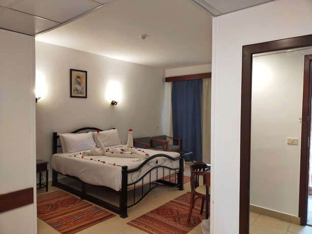 Imagen de la habitación del Hotel Marina Wadi Degla. Foto 5