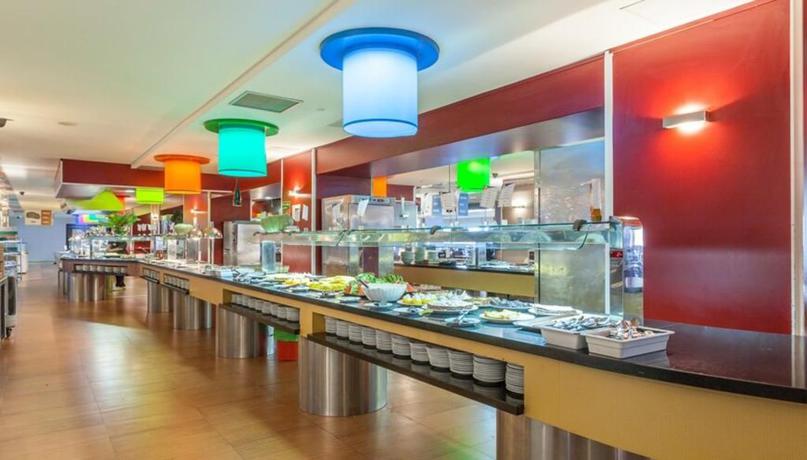 Imagen del bar/restaurante del Hotel Marina d'Or Gran Duque. Foto 2