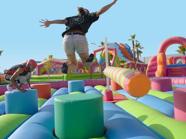 Imagen de los exteriores del Hotel Marina d'Or Gran Duque. Foto 4