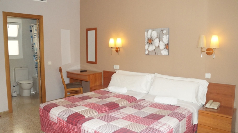 Imagen de la habitación del Hotel Marinada. Foto 2