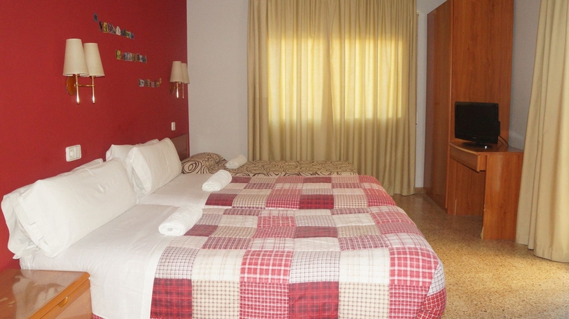 Imagen de la habitación del Hotel Marinada. Foto 5