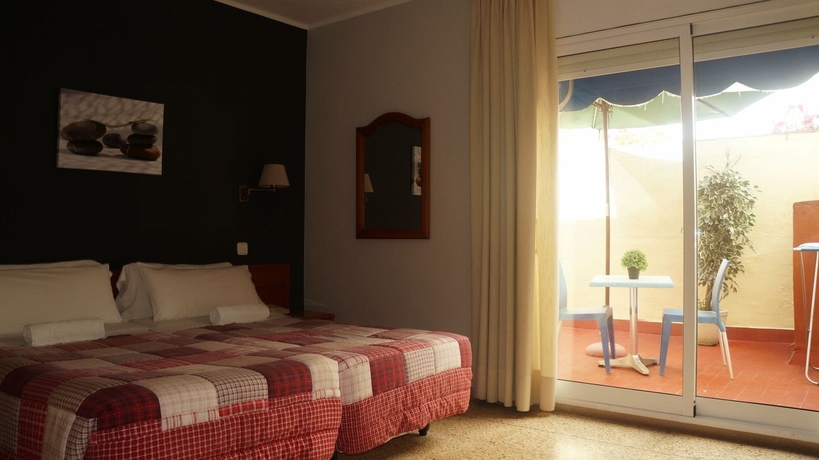 Imagen de la habitación del Hotel Marinada. Foto 12