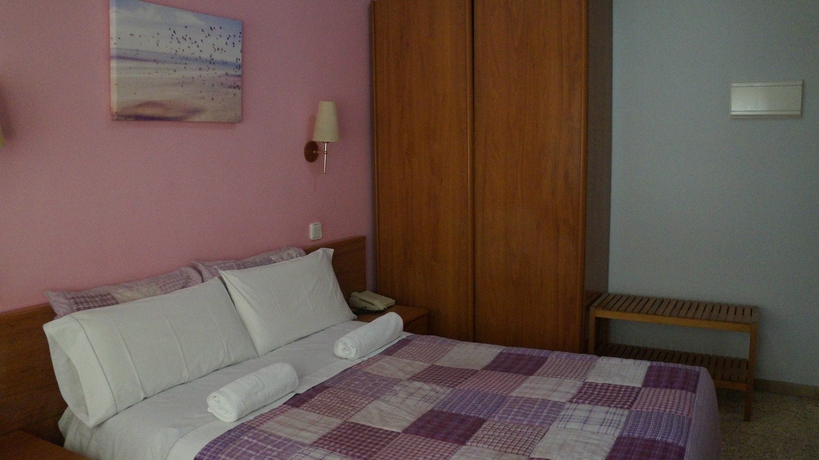 Imagen de la habitación del Hotel Marinada. Foto 16