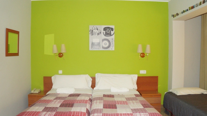 Imagen de la habitación del Hotel Marinada. Foto 17