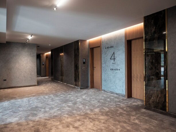 Imagen general del Hotel Marinaj. Foto 1