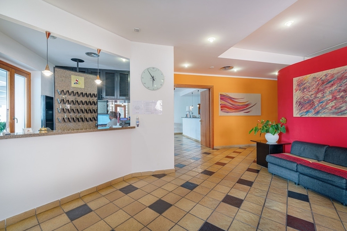 Imagen de los interiores del Hotel Marinaro. Foto 17