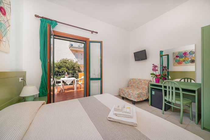 Imagen de la habitación del Hotel Marinaro. Foto 12