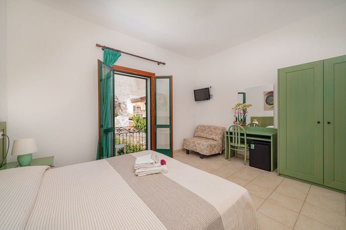 Imagen de la habitación del Hotel Marinaro. Foto 13