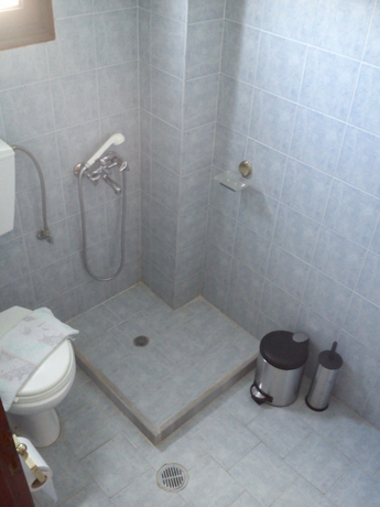 Imagen de la habitación del Hotel Marina's Studios. Foto 2
