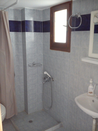 Imagen de la habitación del Hotel Marina's Studios. Foto 4