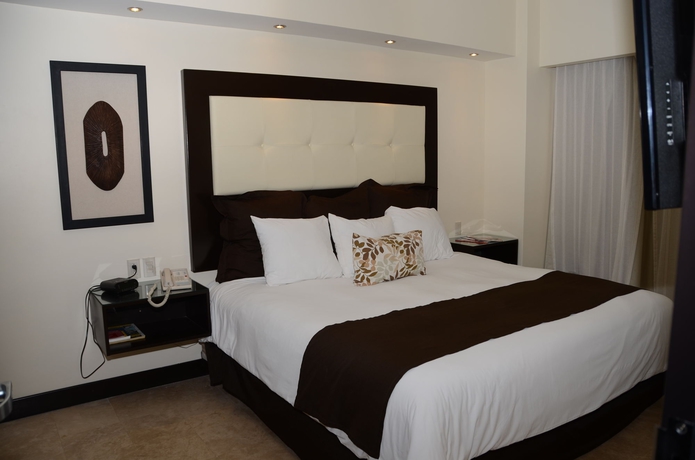 Imagen de la habitación del Hotel Marinaterra and Spa. Foto 8