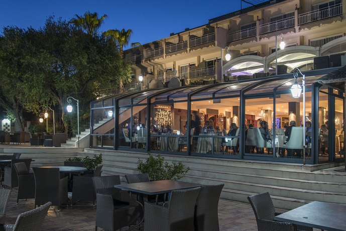 Imagen del bar/restaurante del Hotel Marinca and Spa. Foto 3