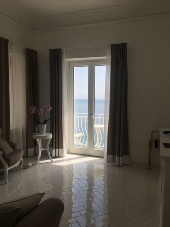 Imagen de la habitación del Hotel Marincanto. Foto 5