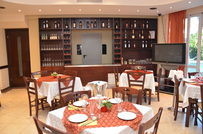 Imagen del bar/restaurante del Hotel Marine Congo. Foto 5